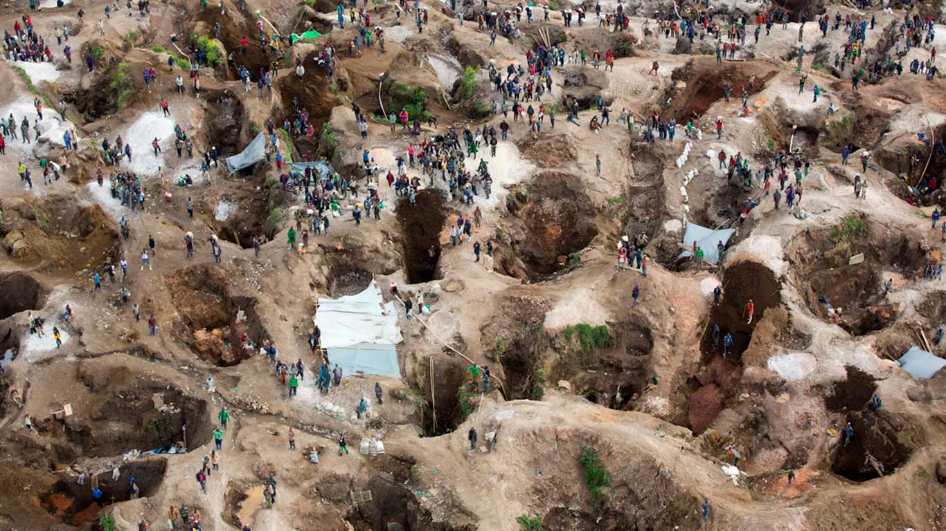 Panik utbröt vid en koboltgruva i Kongo-Kinshasa efter att en bro rasat. Bilden visar en annan gruva i landet som utvinner coltan, en mineral som används i bland annat mobiltelefoner. Foto: MONUSCO via Wikimedia Commons (CC BY-SA 2.0)